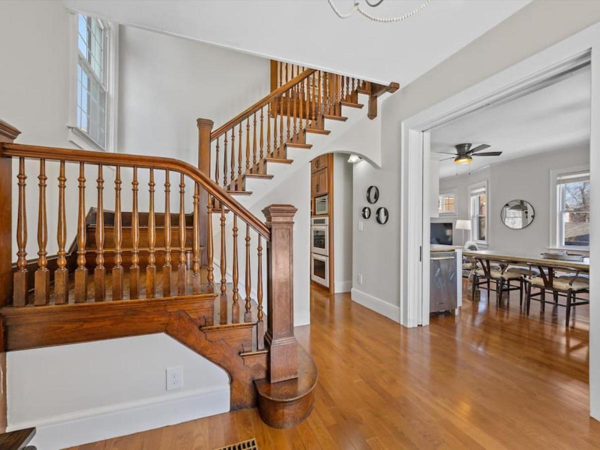 Deluxe 6 Bedroom 3 Min To Downtown W 2-car Driveway Casa de férias Cincinnati
