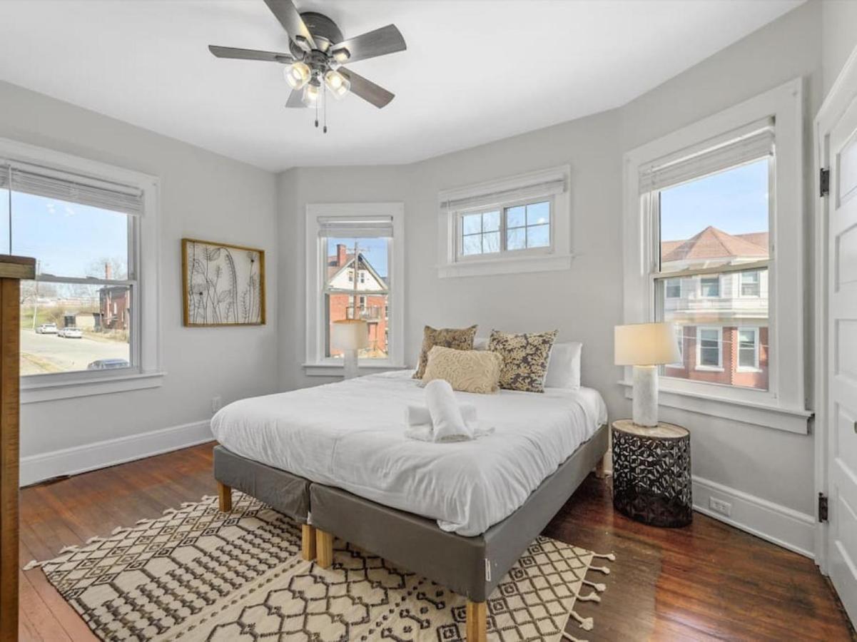 Deluxe 6 Bedroom 3 Min To Downtown W 2-car Driveway Casa de férias Cincinnati